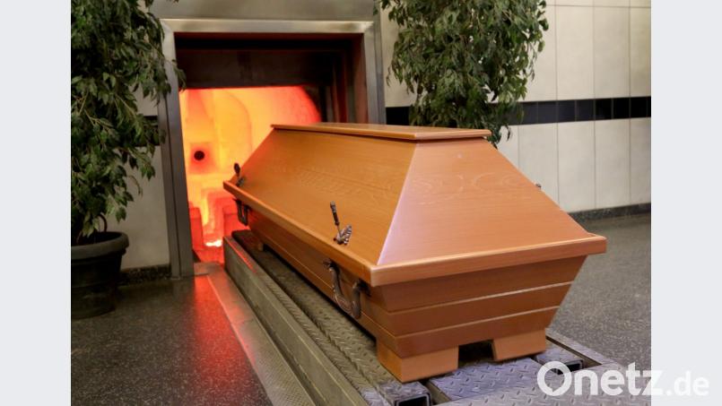 &quot;Kein Krematorium in Vohenstrauß&quot;: Für dieses Bürgerbegehren werden derzeit Unterschriften gesammelt. Symbolbild: Roland Weihrauch/dpa