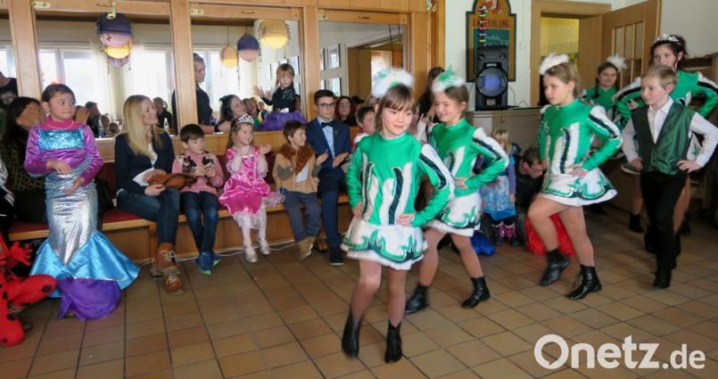 Die Garden der Lindania zeigten beim Kinderfasching ihre Tänze. Bild: Hirsch