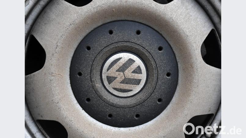 Volkswagen ruft in Deutschland 65.000 Polo zu einer Kontrolle der Handbremse in die Werkstätten. Bild: Ralf Hirschberger/dpa