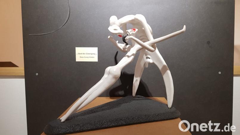 Menschliche Begegnungen von Künstler Hans-Georg Schulze in Keramik umgesetzt. Bild: ubb