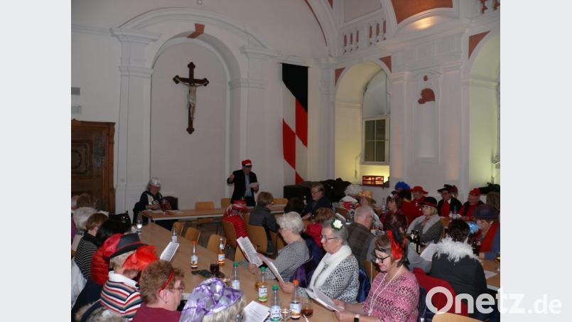 Recht lustig ging es beim „offenen Singen“ am Montag in der Kloster-Aula zu. Bild: kgg