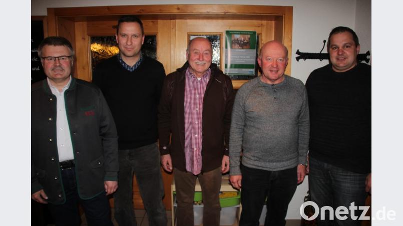 Das neugewählte DJK-Förderkreis-Team: Von links Wolfgang Meister, Peter Zimmermann, Vorsitzender Albert Üblacker, Hubert Mark und Michael Gleißner. Bild: kro