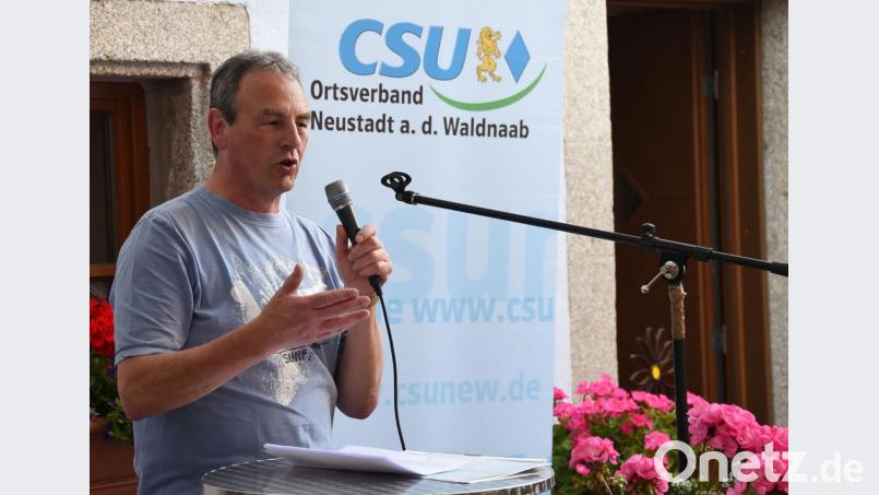 Josef Arnold rüffelt Kritiker der Bebbauungspläne in der Rastenhofer Straße. Archivbild: bgm