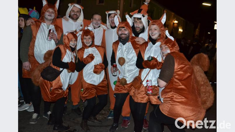 Viele Maschkerer und Kostümierte aus der Oberpfalz werden am „Naschn Pfinsta“, 28. Februar, in Moosbach erwartet. Archivbild: gi