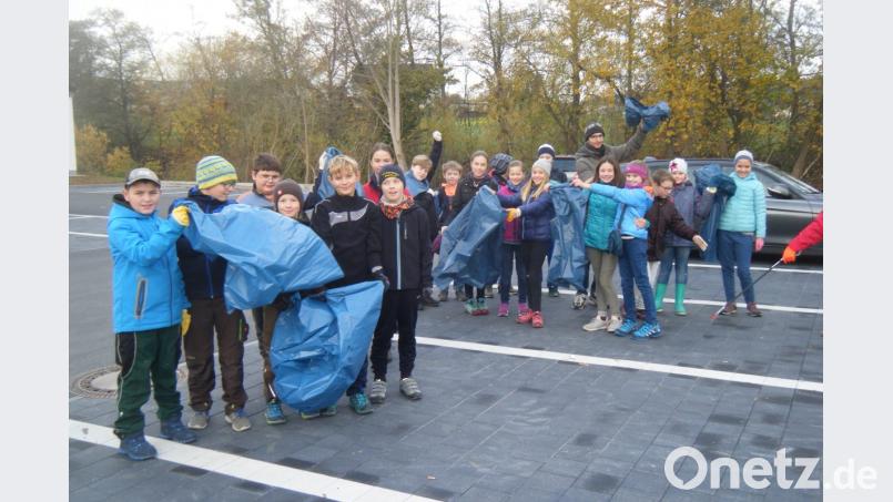 Die alljährliche Ramadama-Aktion des BN Schnaittenbach, an der sich seit einigen Jahren auch die Firmlinge der Pfarrei St. Vitus beteiligen, ist im Gegensatz zu anderen BN-Aktionen ein Selbstläufer. Bild: ads