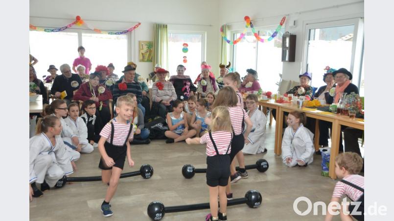Der Auftritt der VFV-Kindergarde ist beim AWO-Fasching in der Tagespflege der ultimative Höhepunkt. Bild: dob