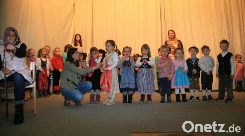 Kinderlieder seien alles andere als aus der Mode gekommen, beteuerten die Buben und Mädchen. Bild: wro