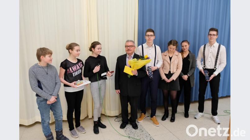 Auch die Schüler verabschiedeten Knut Thielsen ebenfalls. Bild: do