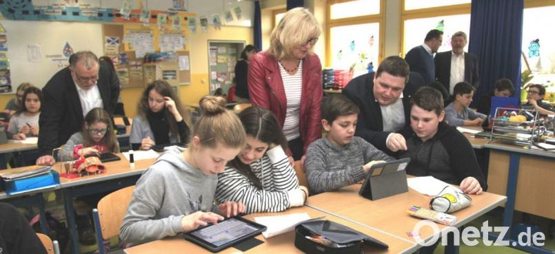 Mit dem sogenannten Masterplan &quot;Bayern Digital II&quot; will der Freistaat die IT-Ausstattung der Schulen verbessern. Die Neunburger Mittelschule nimmt hier seit Jahren eine Vorreiterrolle ein. Bild: rhi