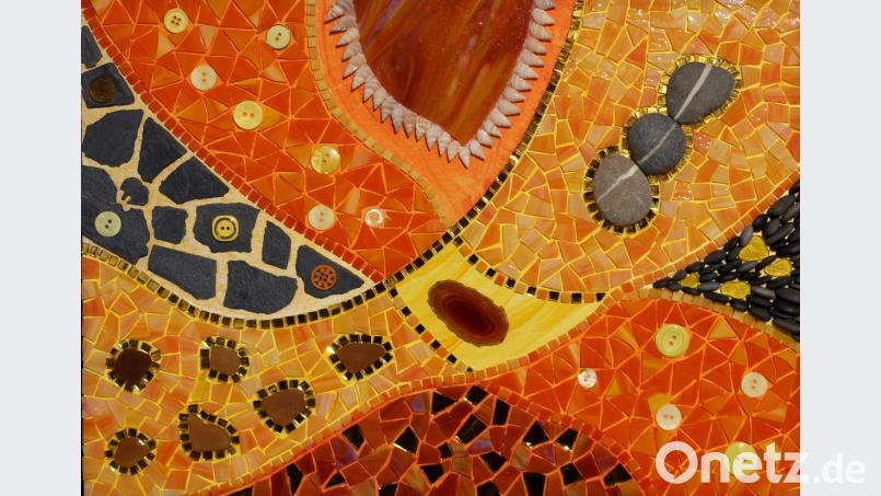 Der Goldsteig, gebaut mit „Smalti Veneziani“-Glas und Kieselsteinen. Bild: tr