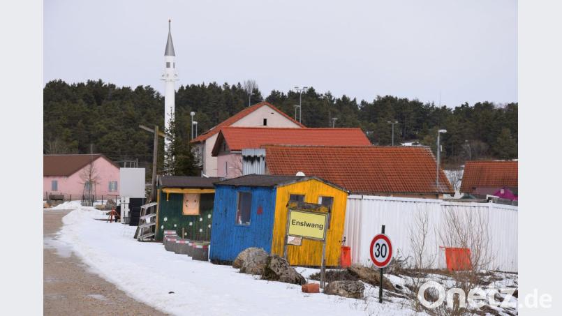 Die Wegweiser für die Marschgruppen durch das Truppenübungsplatzgelände waren die Dörfer, so wie hier die Ortschaft Enlswang Bild: bö