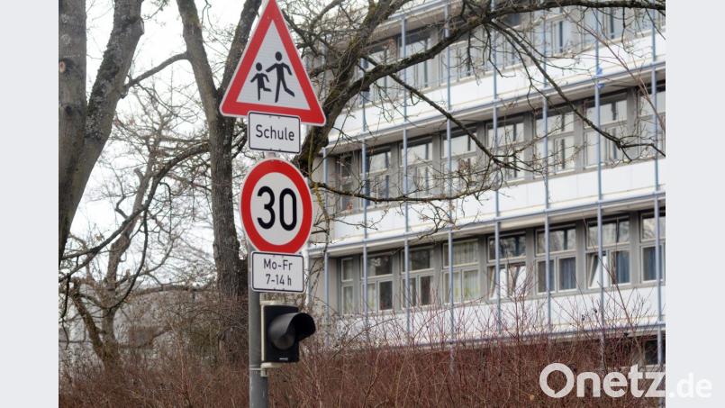 Autofahrer aufgepasst: Vor dem Kepler-Gymnasium gilt eine neue Höchstgeschwindigkeit. Bild: Gabi Schönberger