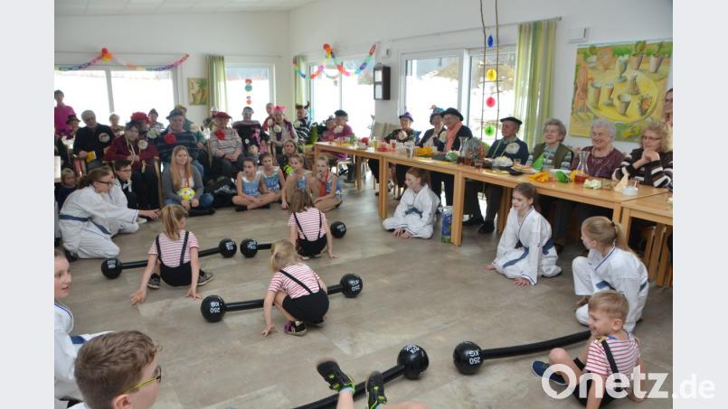 Der Auftritt der VFV-Kindergarde ist beim AWO-Fasching in der Tagespflege der ultimative Höhepunkt. Bild: dob