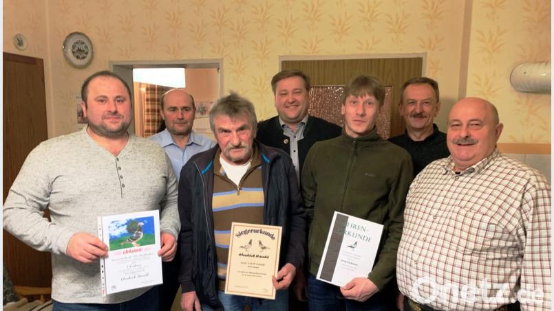 Die Geehrten der Kastler Tauberer mit (von links) Harald Ebenhöch, Willi Fehlner, Michael Wisgickl, Stefan Braun, Georg Eichenseer, Lothar Ried und Georg Stepper. Bild: jp