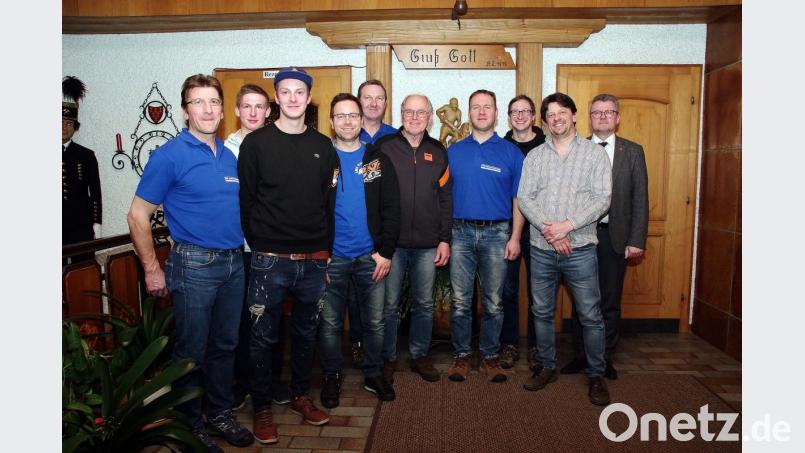 Die geehrten Sportler (von links): Gerd Mandel, Sven Moser, Tamino Döbrich, Christoph Neckermann, Ralf Dittrich, Horst Bauer, Marco Hajek, Christian Franz und Norbert Leißl. Bild: müb