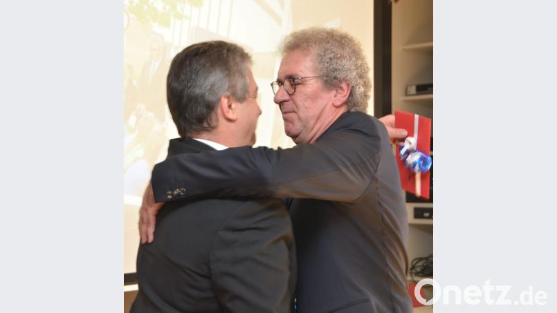 Bürgermeister Andreas Wutzlhofer hätte den scheidenden Rektor - trotz der kostspieligen Forderungen - gerne behalten. Bild: dob