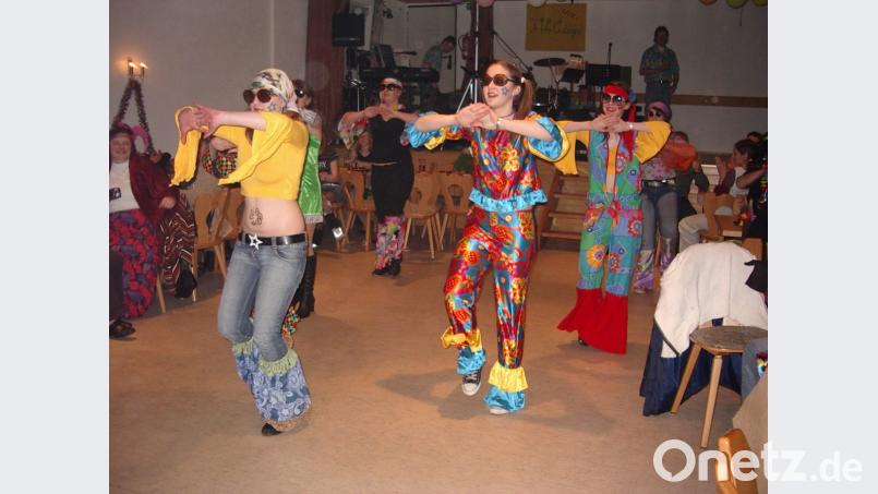 Einlagen der Jugend sorgten bei den Bällen des Trachtenvereins stets für gefeierte Höhepunkte. Bild: wku