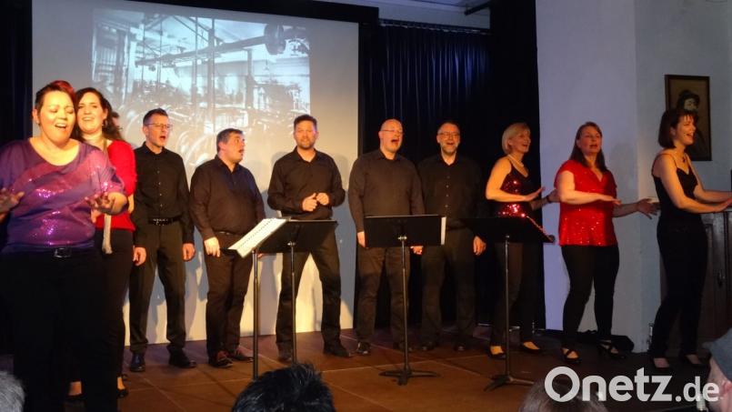 Mit Liebesliedern und witzigen Texten gestalteten die Sunny Songdays aus Amberg einen großartigen Valentins-Abend im Seidel-Saal. Bild: hka