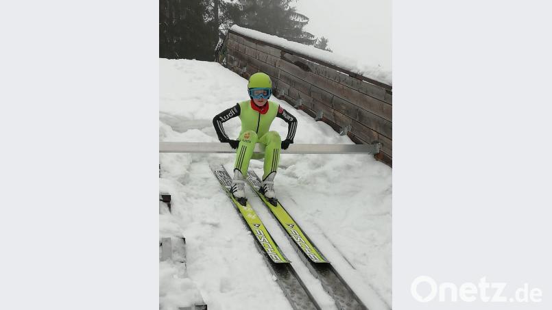 Der junge Emil Paul vor einem Sprung auf der Schanze in Bischofsgrün. Bild: phfz