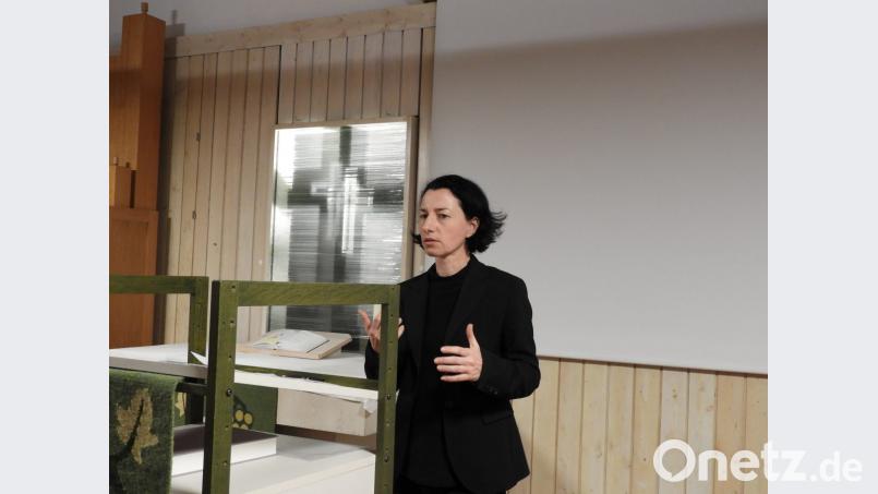 Die Theologin und Pädagogin Dr. Andrea König spricht über Katharina Melanchthon im Martin-Schalling-Haus. Bild: Winkler
