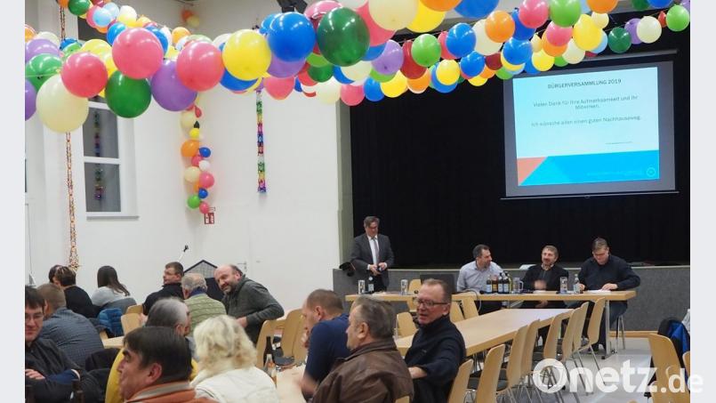 An der Bürgerversammlung in der Turnhalle nahme rund 50 Bürger/innen teil. Bild: gz