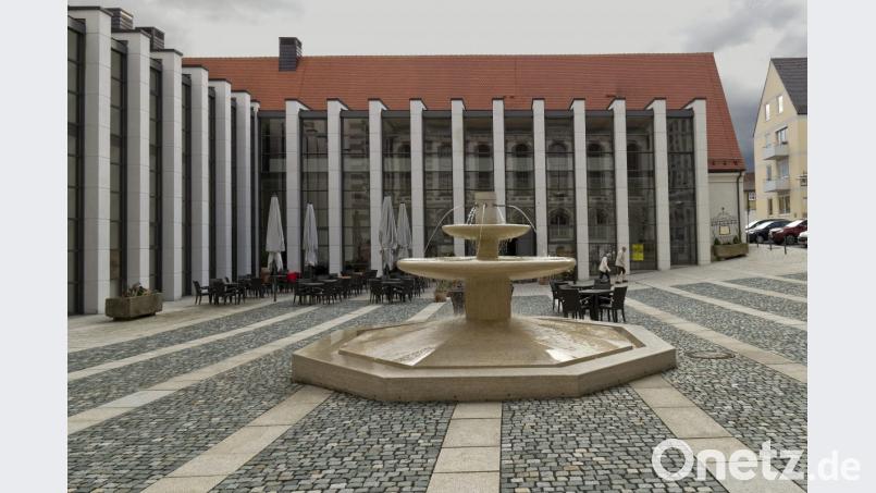 Aus dem zunächst geplanten Bildband über das Kloster Waldsassen (im Bild das Gästehaus St. Joseph) soll nun eine deutlich weniger aufwendig gestaltete Sonderausgabe der &quot;Cistercienser Chronik&quot; werden. Den beteiligten Autoren gefällt das gar nicht. &quot;Wortbruch&quot; wird dem Kloster vorgeworfen. Bild: tr