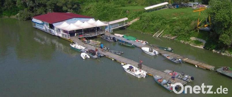 Das ist „Il Campo del siluro“, das Waller-Camp am Mittellauf des Po. Das schwimmende Domizil wird Michael Wenkmanns neue Arbeitsstelle. Bild: exb