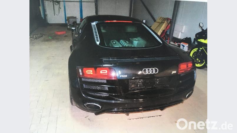 An den Wohnsitzen wurden Vermögenswerte beschlagnahmt, darunter ein Audi R8. Bild: ca