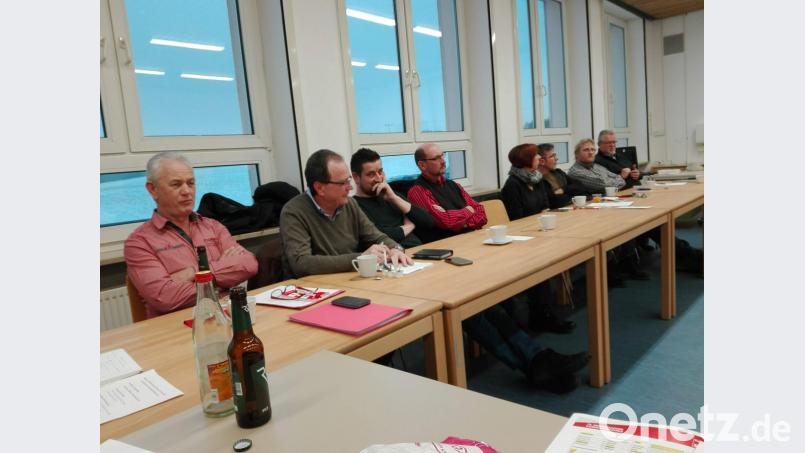 Teilnehmer der Klausursitzung der SPD (von links): Kreisrat Alfred Schuster (Immenreuth), die Delegation der SPD Neusorg neben Kreisrätin Jutta Deiml und Andreas Demleitner und den Genossen aus Plößberg. Bild: den