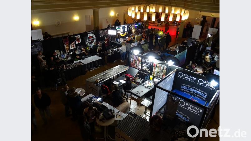 Knapp 30 Studios aus ganz Deutschland, Österreich und der Schweiz zeigen bei der Tattoo Expo im Evangelischen Vereinsheim ihr Können. Bild: ens