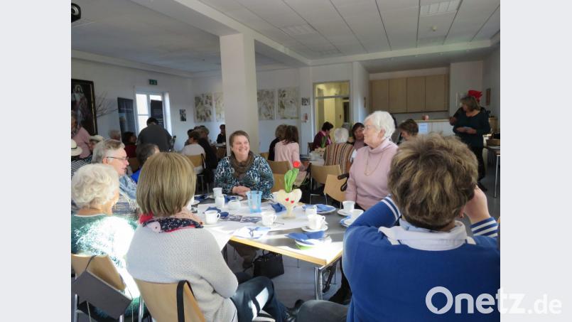 Gut 50 Frauen sind zum Kaffeekränzchen im Rahmen der Ausstellung gekommen. Bild: ubb