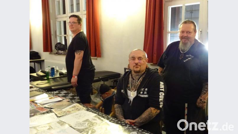 &quot;Dicker&quot; Heiko und René (von rechts) sind mit ihrem Studio aus Hessen angereist. Bild: ens