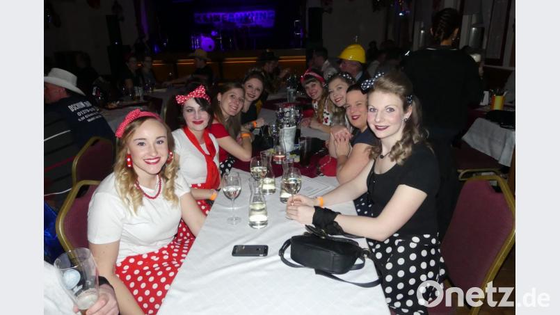 Stimmung beim Vier-Mächte-Ball in Neukirchen. Bild: rtw