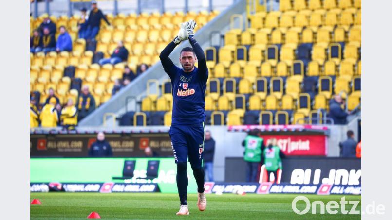 Jahn-Keeper Philipp Pentke rettet in drei 1:1-Situationen die Null. Bild: Jahn Regensburg
