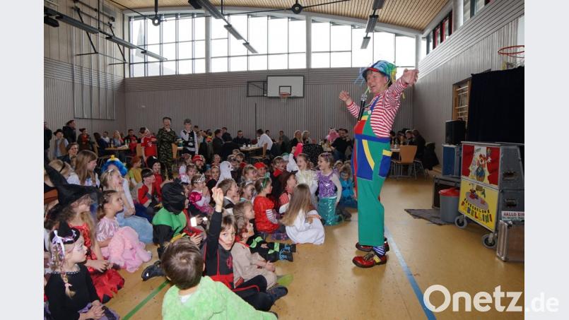 Zauberclown &quot;Fabellini&quot; sorgte bei den Kindern für tolle Stimmung. Bild: nib