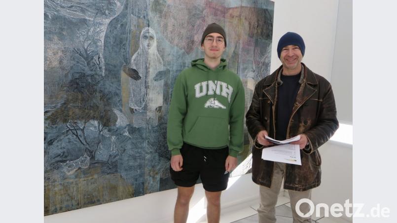 Ein illustrer Besucherkreis fand sich bei der Ausstellungseröffnung im Oberpfälzer Künstlerhaus ein. Bild: Hirsch