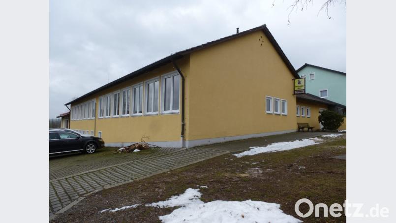 Auf den ersten Blick sind die Schäden an dem 1955 erbauten Gebäude nicht sichtbar, in dem bis Anfang der 80er-Jahre die Schule untergebracht war. Die Sanierungskosten des heutigen Thansüßer Schützenheims werden derzeit ermittelt. Bild: bk
