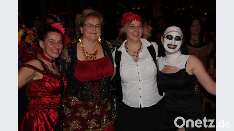 Party pur war bei diesen vier phantasievollen Frauen angesagt. Bild: kro