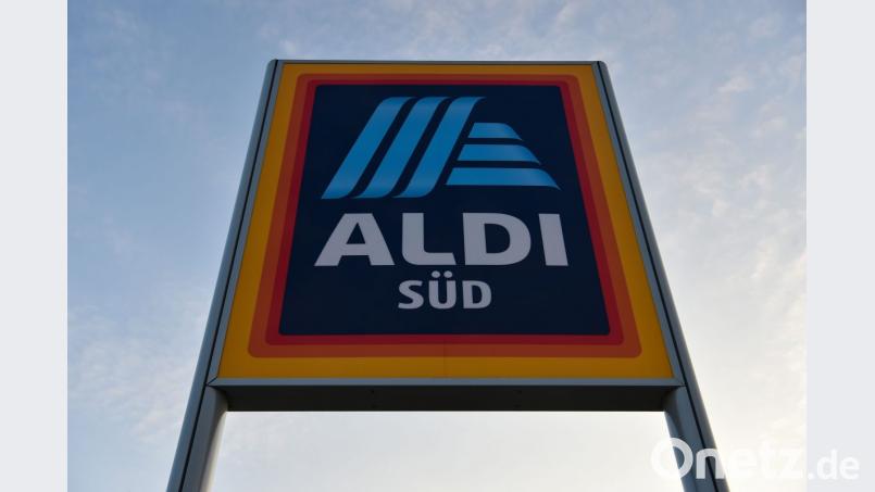 Aldi zeigt - genauso wie der Drogeriemarkt Rossmann - Interesse am Standort Hirschau. Der Stadtrat befürwortet die Ansiedlung. Bild: Sina Schuldt/dpa