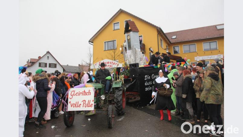 Die Vorbereitungen für den Gleiritscher Faschingszug (hier ein Bild aus dem Vorjahr) laufen bereits seit Dezember, und heuer soll es "volle Pulle" politisch werden. Bild: frd