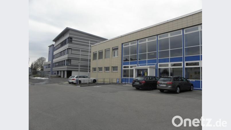 60 Jahre ist die Nabburger Realschule alt. Das soll im Mai gefeiert werden. Gleichzeitig freut man sich, dass die fünfjährige Sanierungsphase demnächst endet. Bild: am