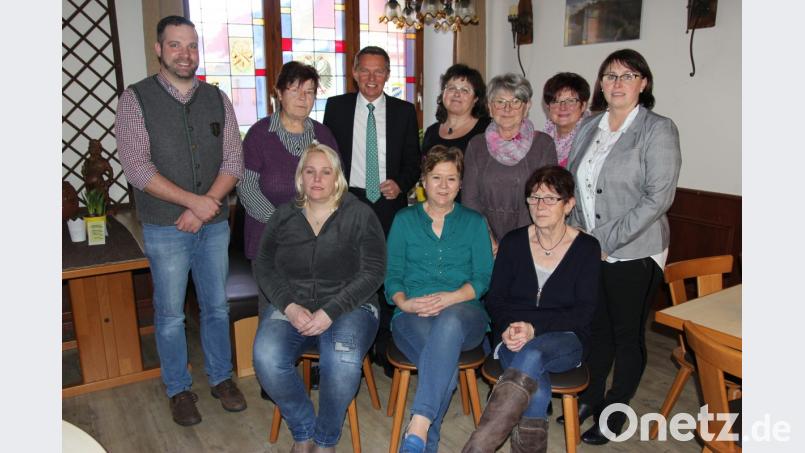 Marianne Forster (rechts) leitet auch weiterhin die Nabburger Frauen-Union. Im Bild das neue Führungsteam. Bild: ral