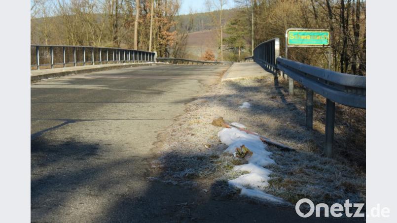 Die Schwarzachbrücke zwischen Willhof und Unterkonhof ist das für heuer teuerste Sanierungsprojekt. Die Arbeiten starten am 11. März. Für die Maßnahme sind Kosten von 347000 Euro veranschlagt. Bild: tja
