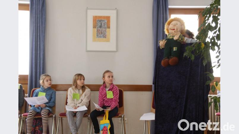 Beim Kinderbibeltag der Pfarrei Hl. Dreifaltigkeit wurde den Kids ausgewählte Evangeliumsgeschichten und deren Lehre daraus mit allen Sinnen nähergebracht. Bild: ads