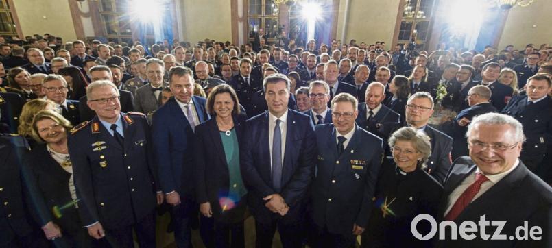 Ministerpräsident Markus Söder empfängt in München die Helfer des Schneechaos. Darunter auch 70 Oberpfälzer. Bild: agentur_dpa