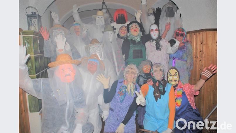 Die maskierte Singstunde des Männergesangvereins ist wieder ein großer Erfolg. Bild: tu