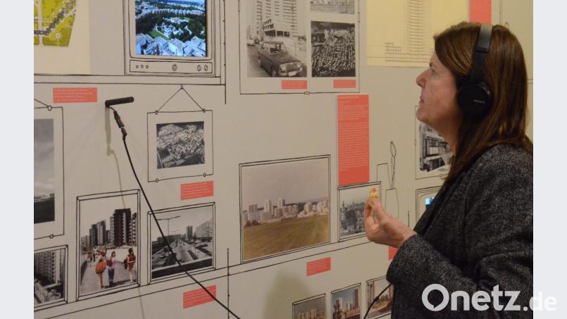 Besucher können die Geschichte des Wohnungsbaus anhand von Modellen, Schautafeln und Planungsmappen verfolgen. Bild: Kunz