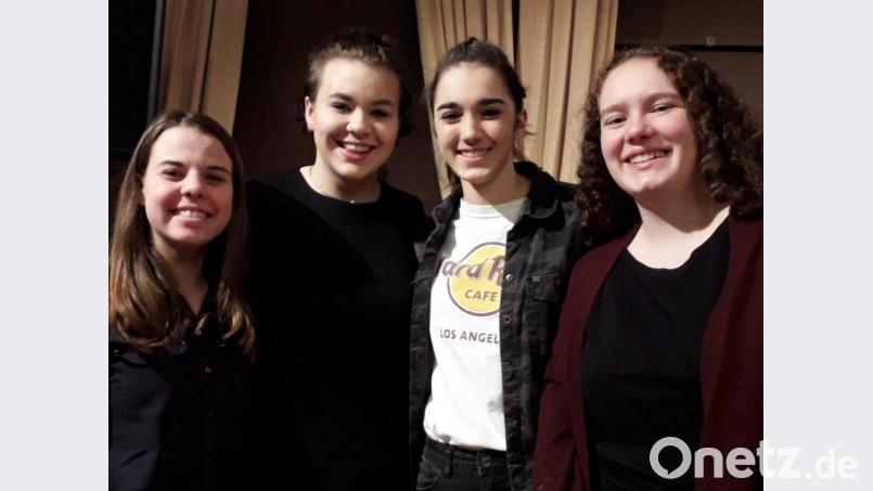 Stolz dürfen die vier Mädels auf ihren Erfolg bei &quot;Jugend musiziert&quot; sein. Bild: exb/Romy Börner