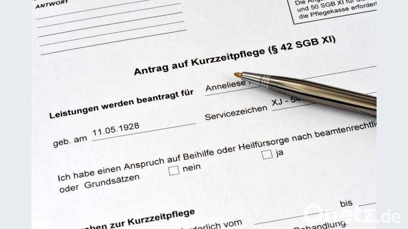 Der Antrag auf Kurzzeitpflege muss bei der Pflegekasse gestellt werden, bevor die Pflege in Anspruch genommen wird. Bild: nmann77 – stock.adobe.com