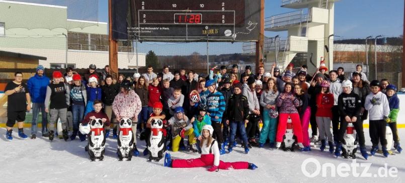 Zwei erlebnisreiche Sporttage auf dem Eis verbringen die Grund- und Mittelschüler der Markus-Gottwalt-Schule in Pegnitz. Bild: rn